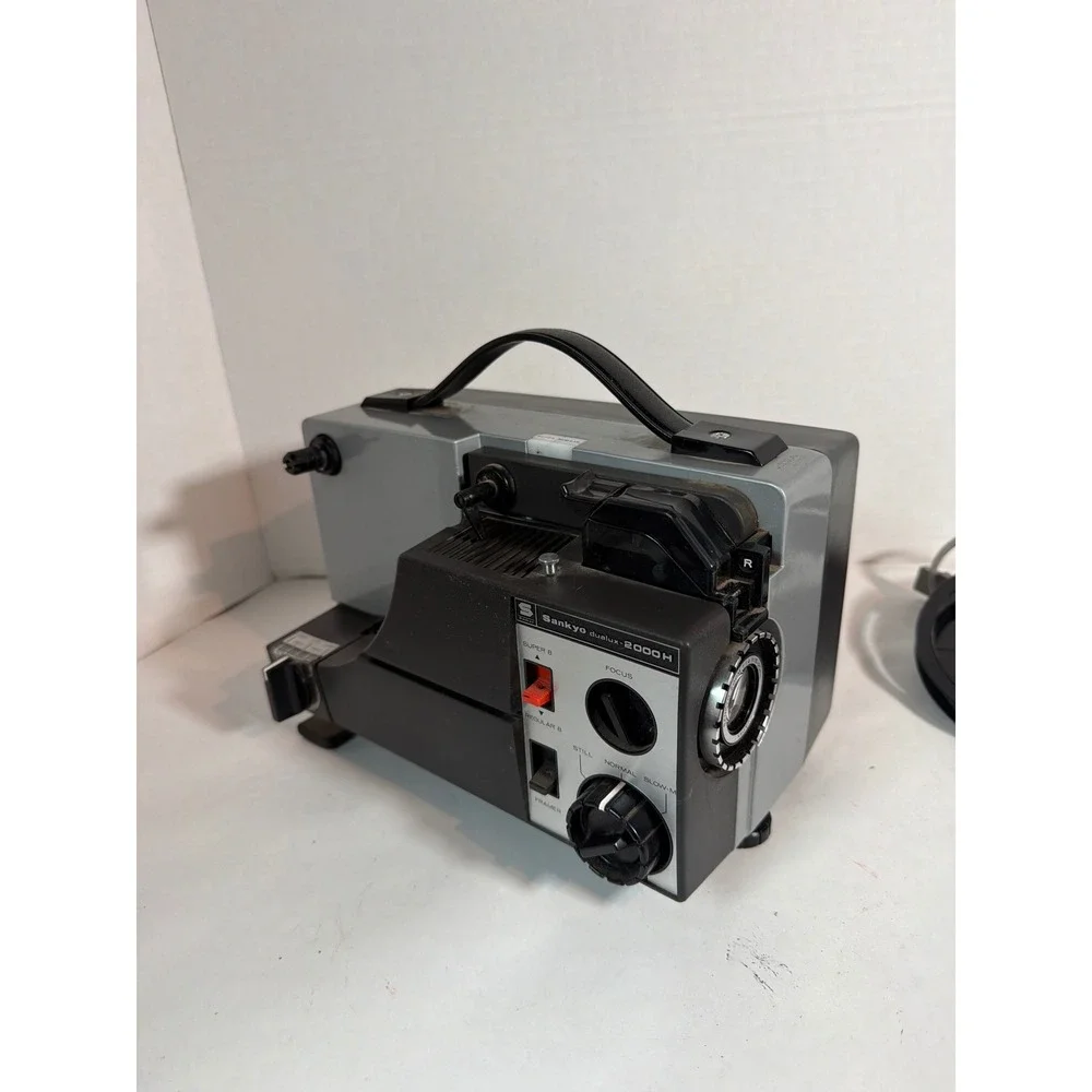Sankyo Dualux-2000H Movie Projector Super 8 Regular 8mm Vintage Film Japan